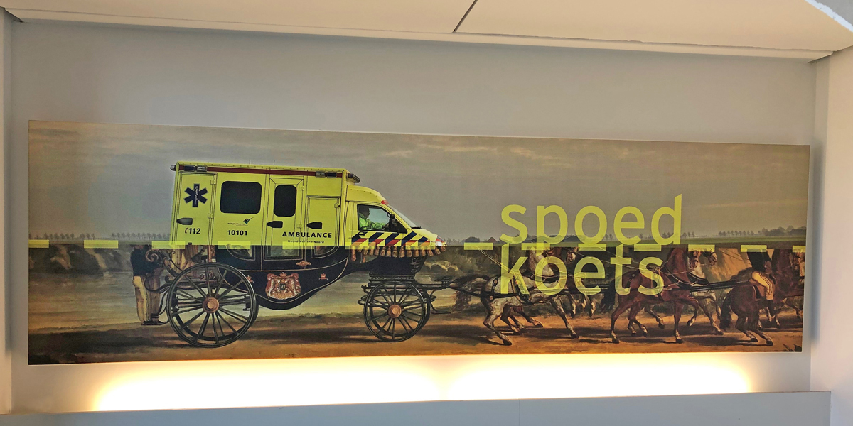 VHR_Help-spoedkoets-12x6